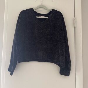 SO Black V-neck Crop Sweater